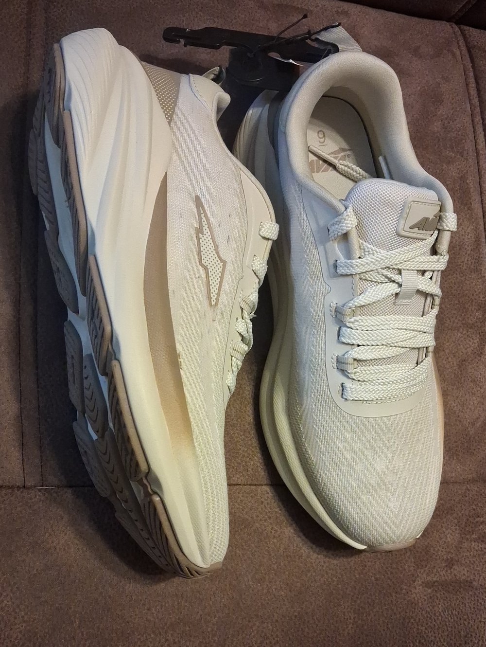 Avia Commend Men's Cream/Tan Neutral Running Shoes Size 9